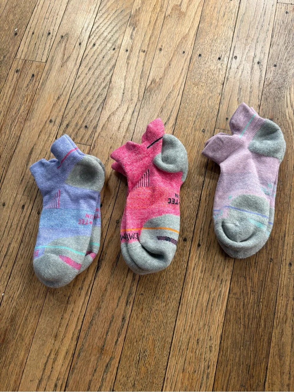 Bombas Low-Cut Athletic Socks in Pink, Purple, Lilac